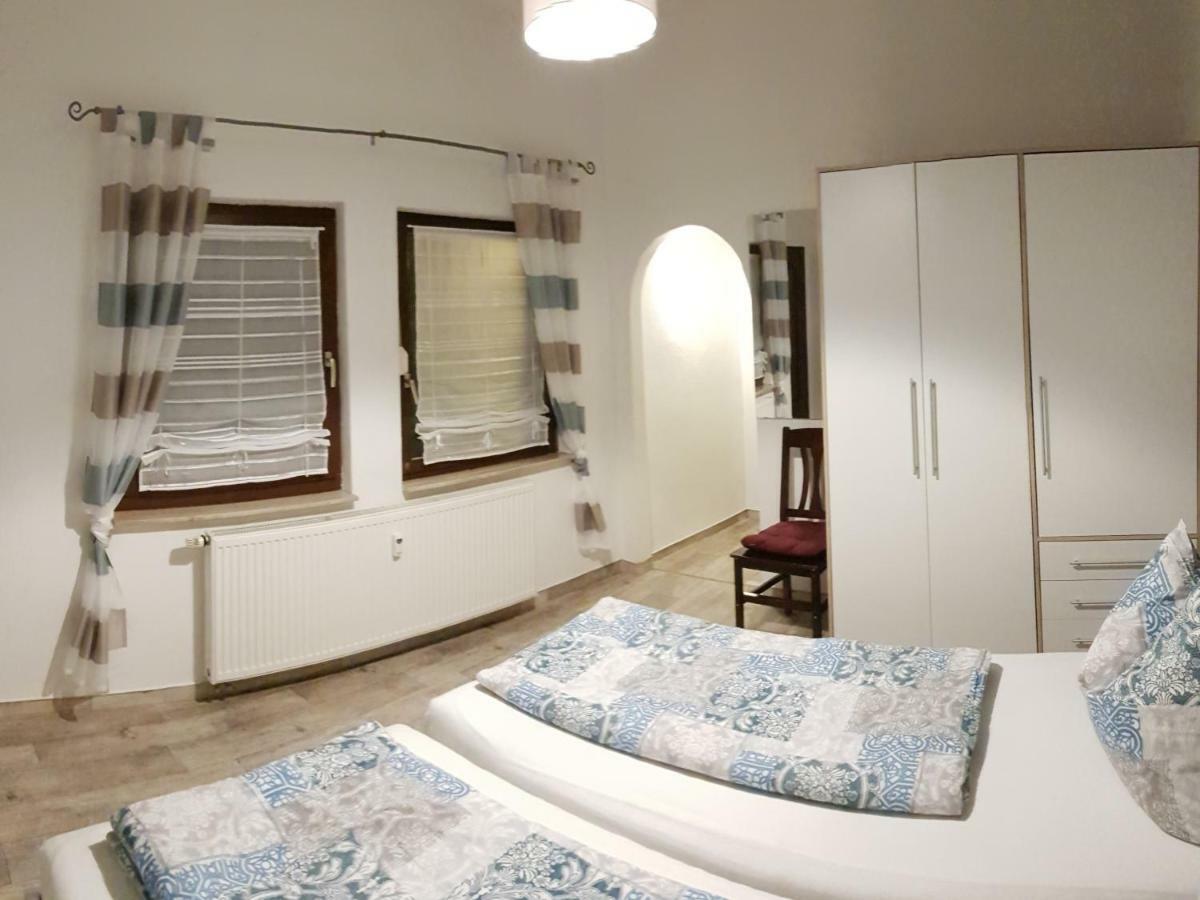 Gaestezimmer & Ferienwohnungen Thon Herbsleben Zewnętrze zdjęcie